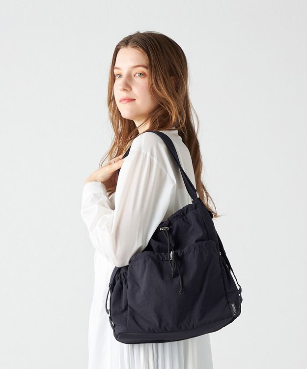 LA BAGAGERIE 【MONICA】クリンクルナイロン　ドロスト2WAYバッグ ネイビー