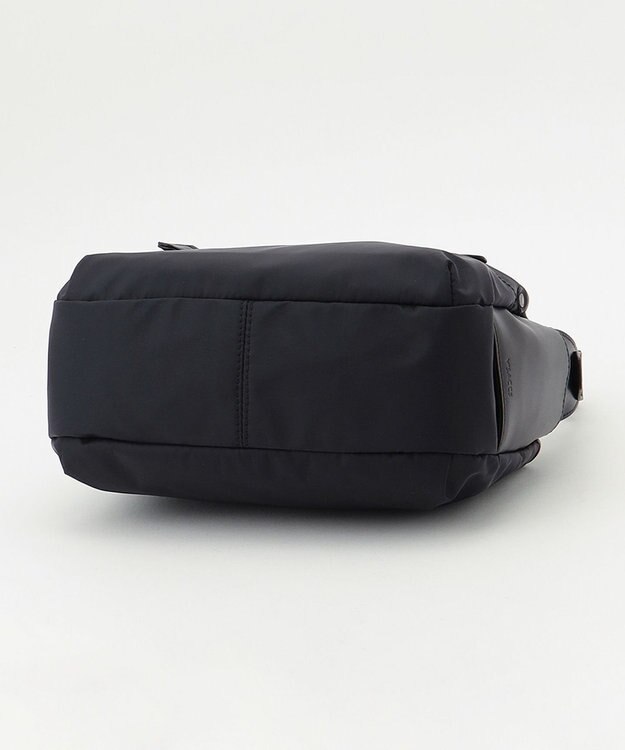 Y'SACCS 【ナイロンタフタ×リサイクルレザー】デイリーポシェット ブラック