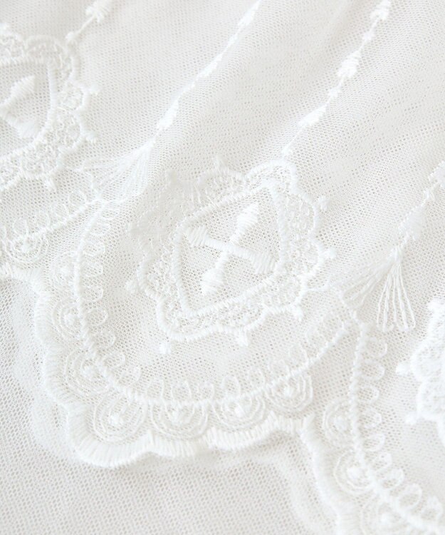 Green Parks ■ＥＳＣＡＲ　チュール刺繍ハンカチーフブラウス Off White