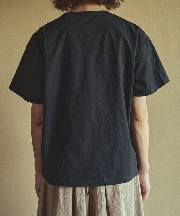 muuc つゆ草刺繍半袖プルオーバー〈日本製・上質な天然素材・遠州織物〉〈繊細なオリジナル花刺繍〉〈ゆったりフリーサイズ〉〈上品な大人の布帛Tシャツ〉 ブラック