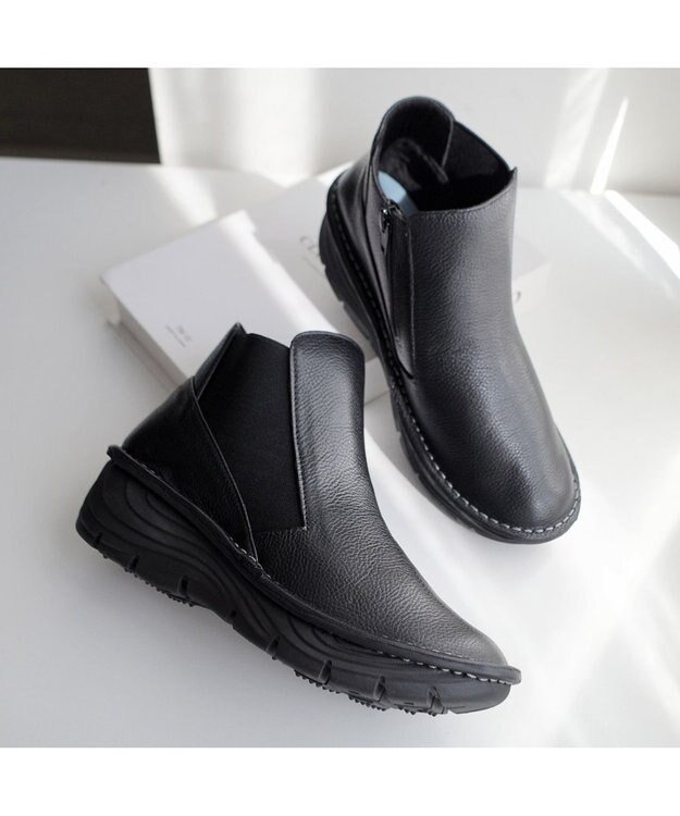 Pointer 本革超軽量サイドゴアショートブーツ ブラック