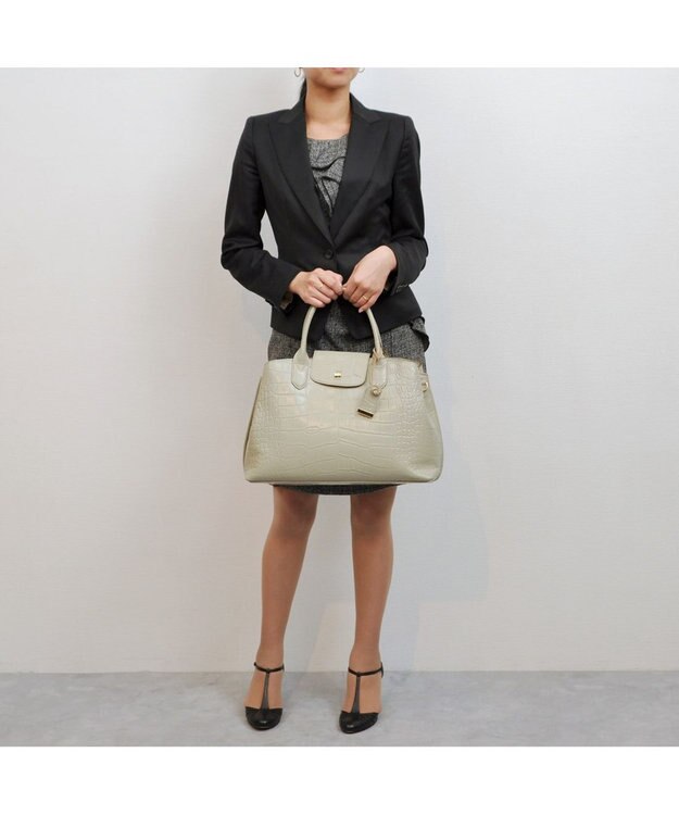 UNBILLION perche ゴートユーティリティヒネリかぶせA4トート CGRY