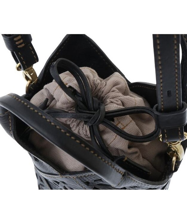 genten サステナブルカットワーク ポシェット クロ