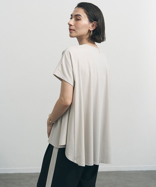 UNFILO 【一部店舗限定カラー】BEAUTY FORM-T フレアTシャツ グレージュ