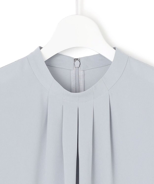 ICB L 【接触冷感・UVケア・速乾・洗える】BackSatinAmunzen ハイネックブラウス サックスグレー系