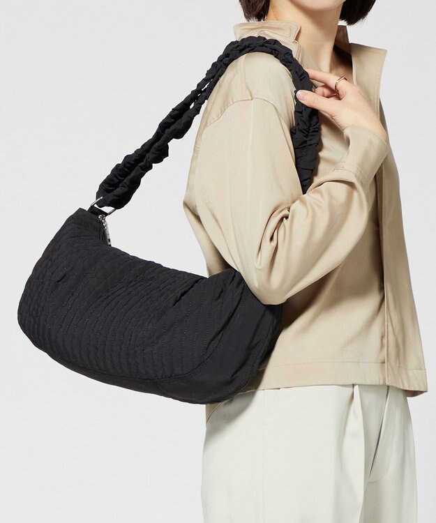 Y'SACCS 【Y’SACCS vous et】ギャザーショルダーヌビバッグ ブラック