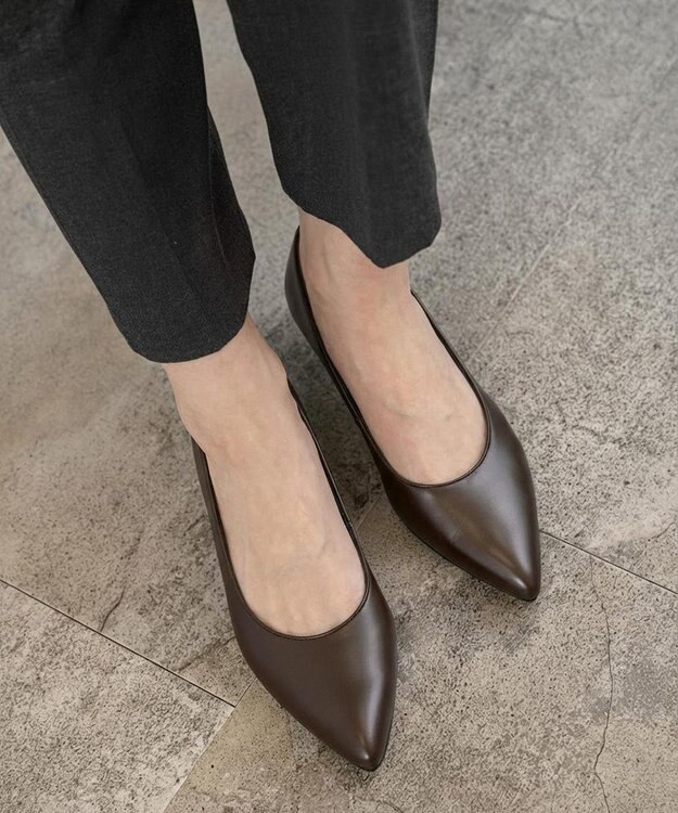 Pointer 【2cmヒール】日本製 本革美脚ローヒールパンプス ブラウン