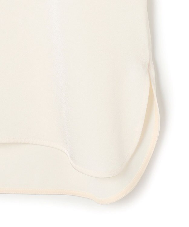 23区 カフスボタン サテンTEEブラウス アイボリー系