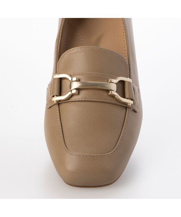 ing <ing>ビット付ヒールローファー ベージュ