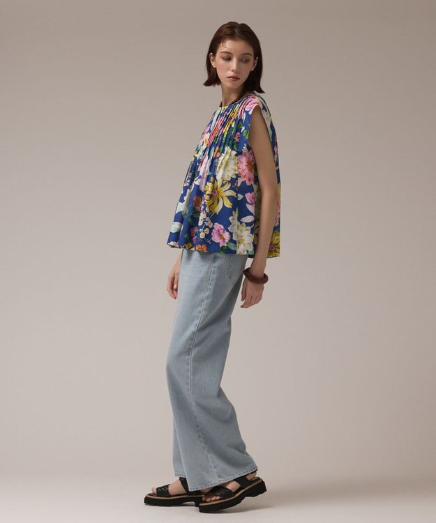 GRACE CONTINENTAL フラワープリントタックブラウス ブルー