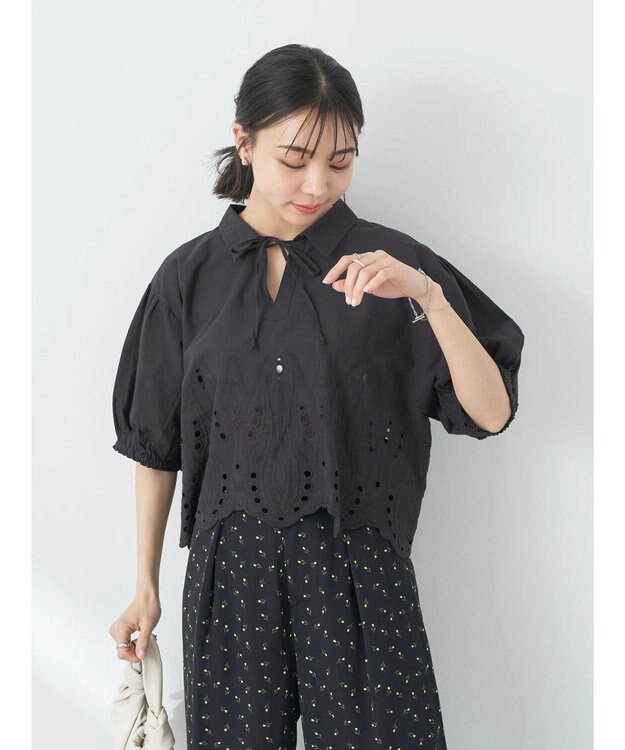 earth music&ecology エンブロイダリープルオーバー Off White