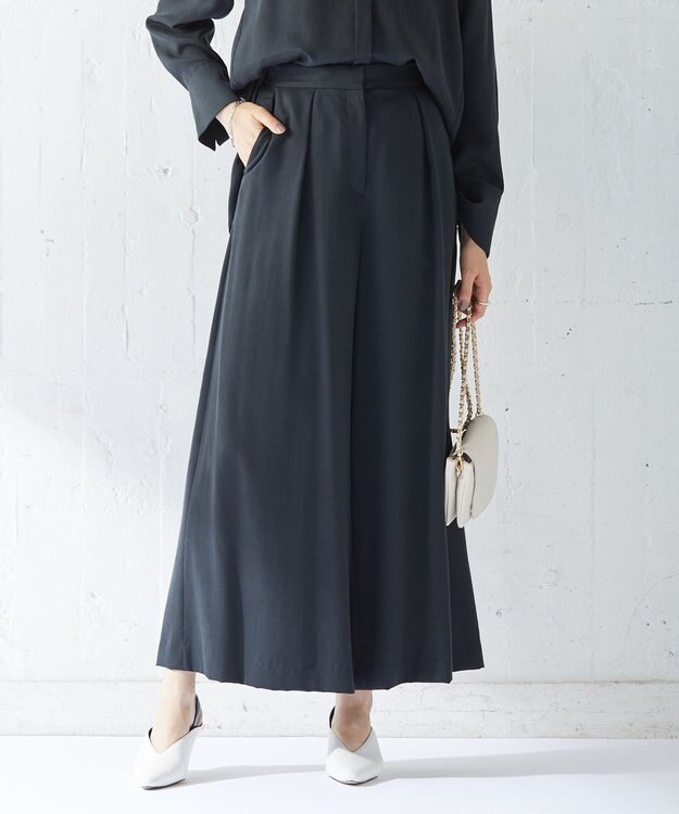 ICB 【洗える】 フィブリルツイル タックパンツ ブラック系