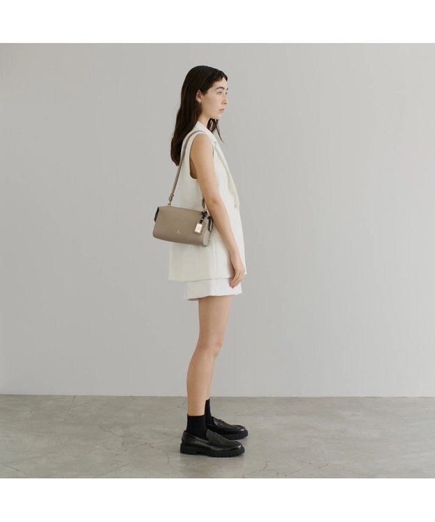 PELLE BORSA シンプルショルダーポシェット Reinette レネット 4717 グレージュ