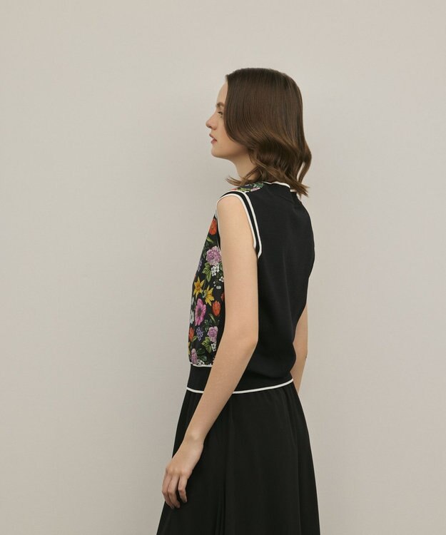 GRACE CONTINENTAL フラワープリントニットトップ ブラック