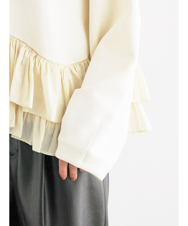 Te chichi ティアードフリルヘムプルオーバー オフホワイト