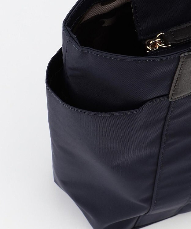 LA BAGAGERIE 【LA BAGAGERIE×HELLO KITTY】リボンチャーム付き　デイリートート　Mサイズ ネイビー