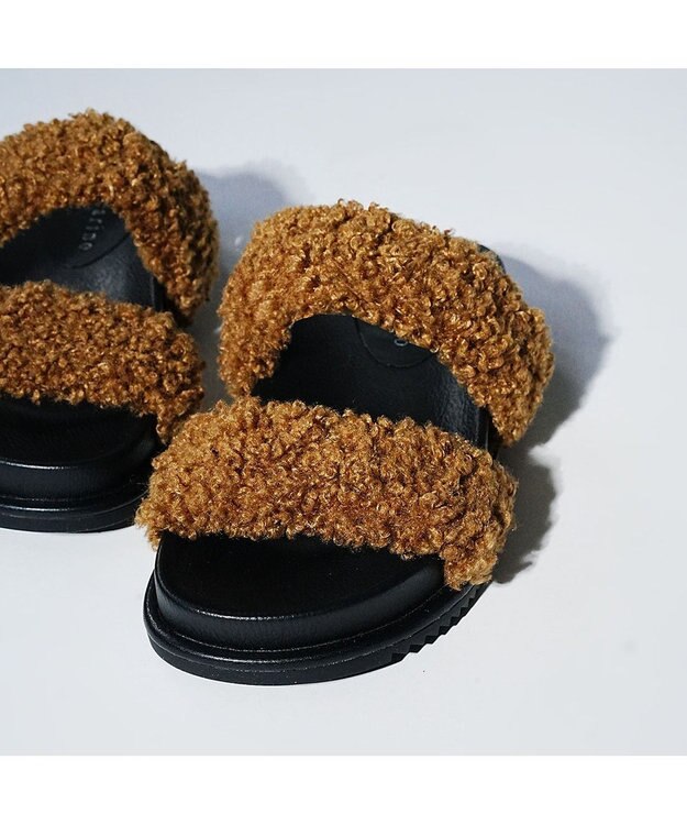 MODE ET JACOMO <carino>エコファーもこもこサンダル ブラウン