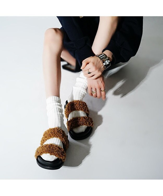 MODE ET JACOMO <carino>エコファーもこもこサンダル ブラウン