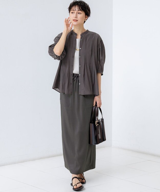 23区 【撥水加工/洗える】スムースサテン Iライン スカート グレー系