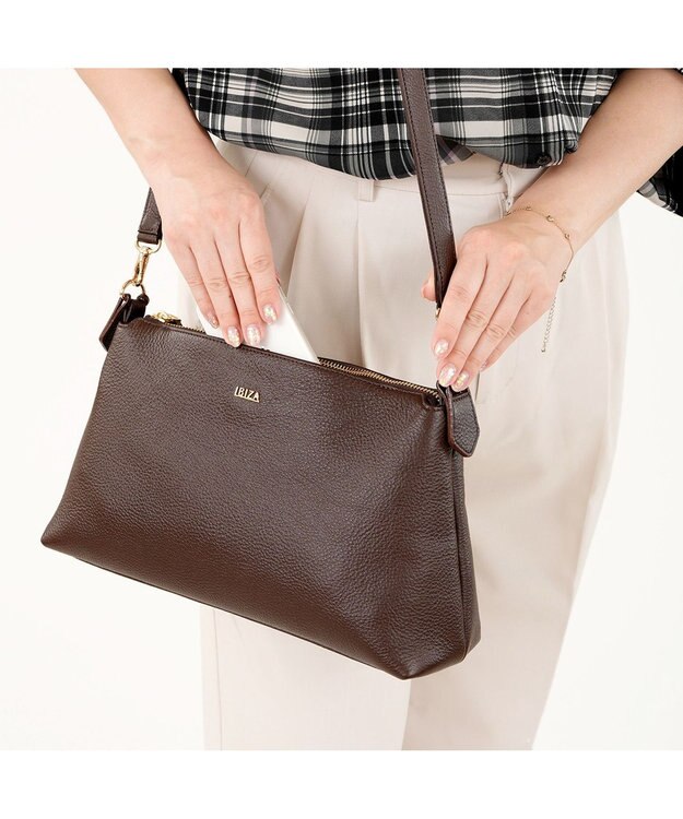 IBIZA アクセソリオ　牛革　ショルダーバッグ 黒