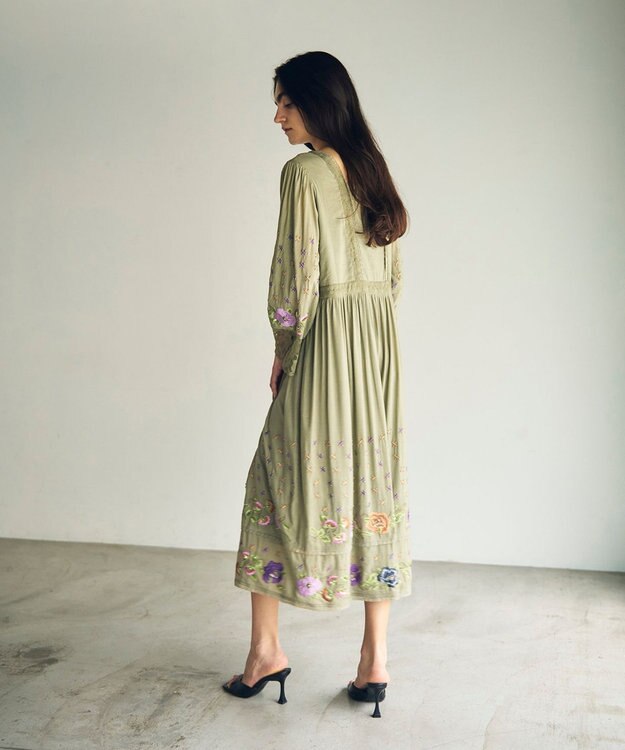 GRACE CONTINENTAL フラワー刺繍エスニックワンピース カーキ