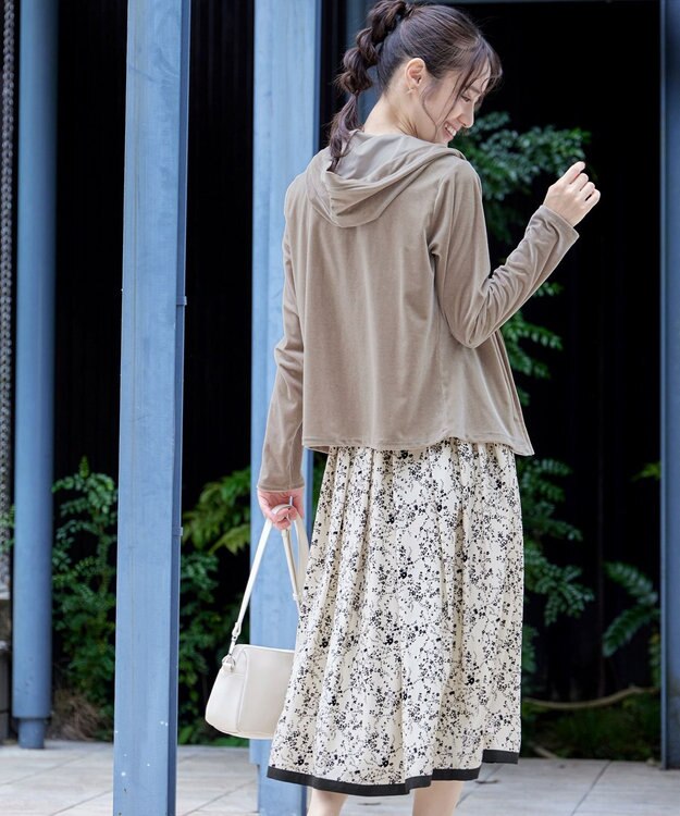 Tiaclasse L 【洗える】ベロアショートパーカー グレージュ