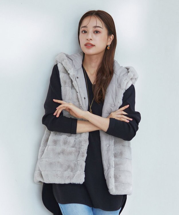 Tiaclasse 【2WAY】着回し自由のリバーシブルキルトフェイクファーベスト グレー