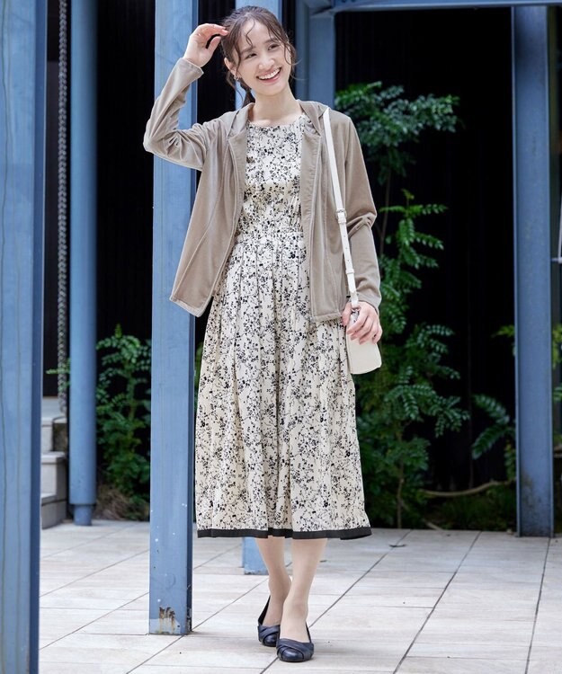 Tiaclasse L 【洗える】ベロアショートパーカー グレージュ