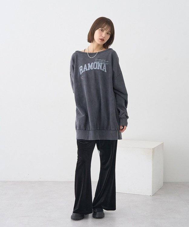 earth music&ecology ランダム刺繍オフショルプルオーバー Charcoal Gray