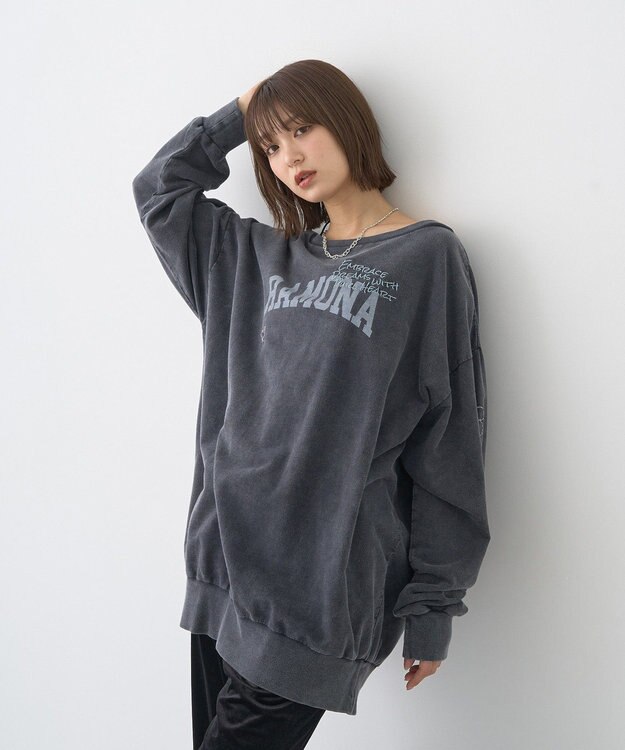 earth music&ecology ランダム刺繍オフショルプルオーバー Charcoal Gray