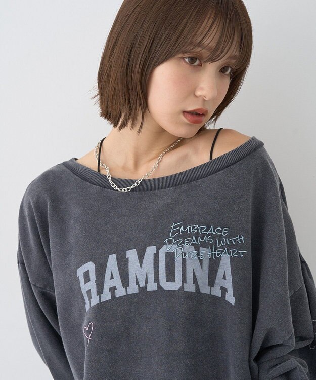 earth music&ecology ランダム刺繍オフショルプルオーバー Charcoal Gray