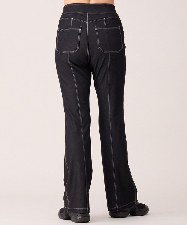 Chacott デニム調ブーツカットパンツ ブラック