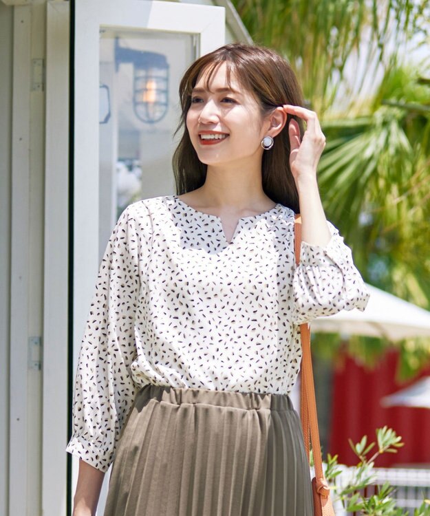 Tiaclasse 【洗える】柄プリントブラウス オフホワイト