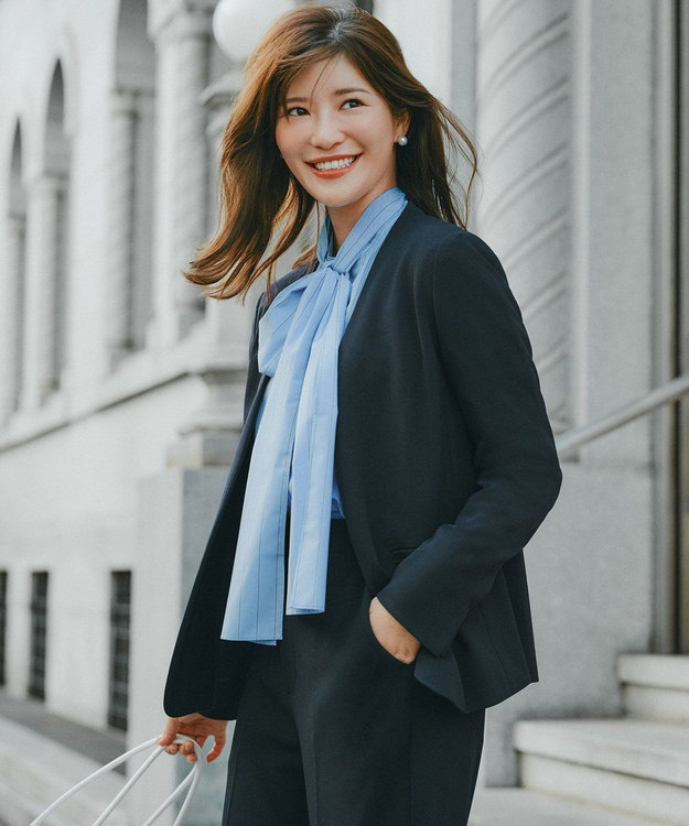 UNFILO 【取り外し可能なボウタイ付き/セレモニー】2WAY ボウタイブラウス ブルーストライプ