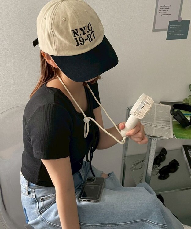 WEGO 【冷却/携帯扇風機/熱中症対策】カラビナ付ハンディファン オフホワイト