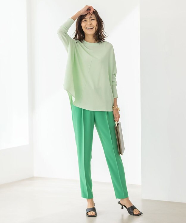 ICB 【人気のため新色追加・洗える】Naiaバックサテン テーパードパンツ パイングリーン系