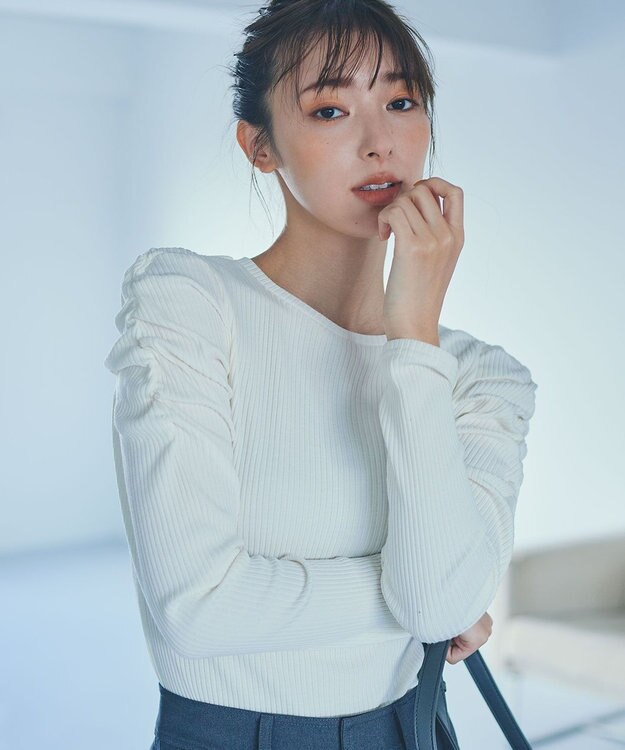 Feroux 【ONWARD CROSSET MAG掲載】ギャザースリーブ プルオーバー ホワイト系