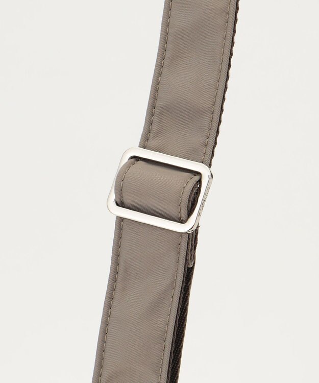 Y'SACCS ブロックモチーフポシェット グレージュ