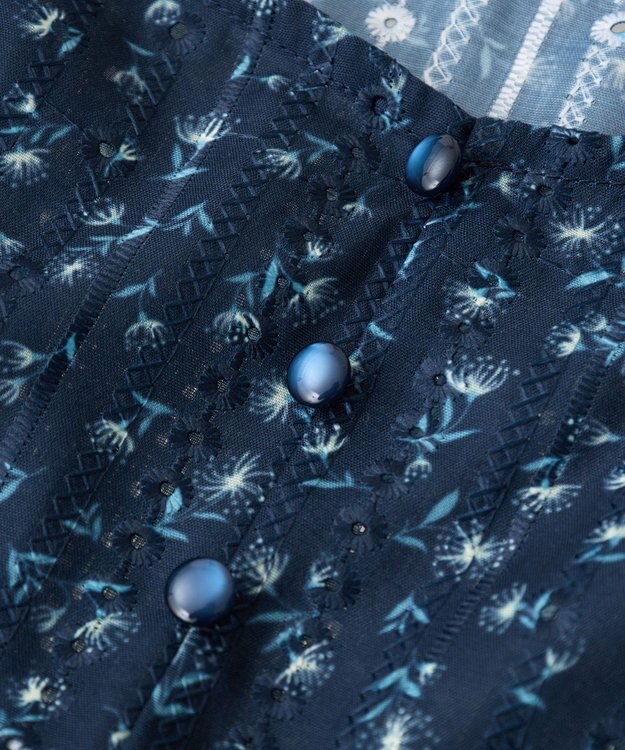 earth music&ecology フラワー刺繍フリルヘムブラウス Navy