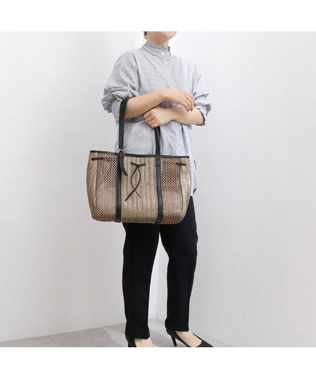 UNBILLION ペルケ perche / 透かしアンダリアシート牛革トート オーク