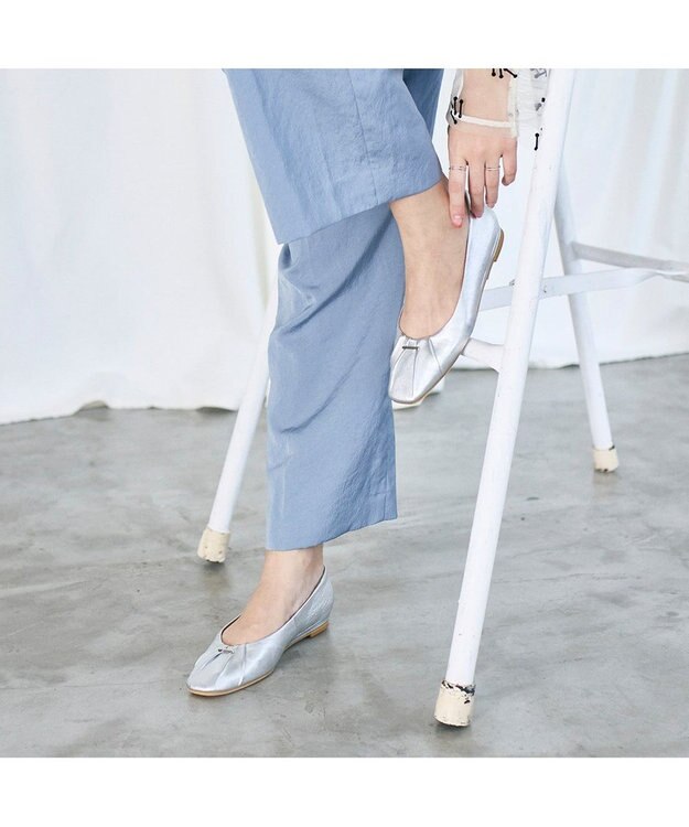 MODE ET JACOMO <MODE ET JACOMO>ソフトレザーフラットパンプス シルバー