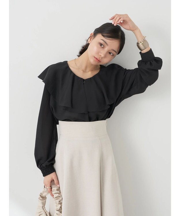 earth music&ecology ラッフルショートブラウス Black