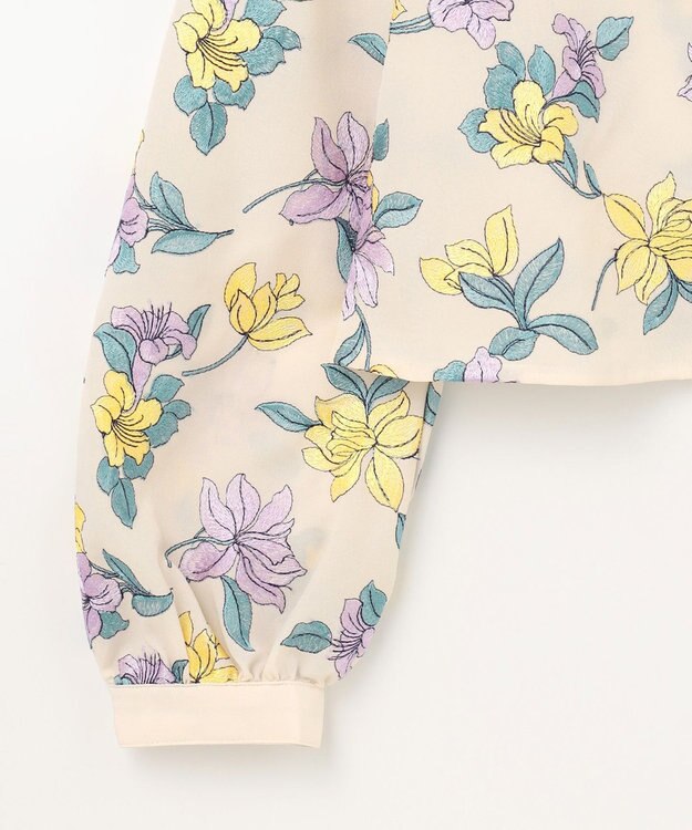 GRACE CONTINENTAL フラワー刺繍ショートトップ キナリ