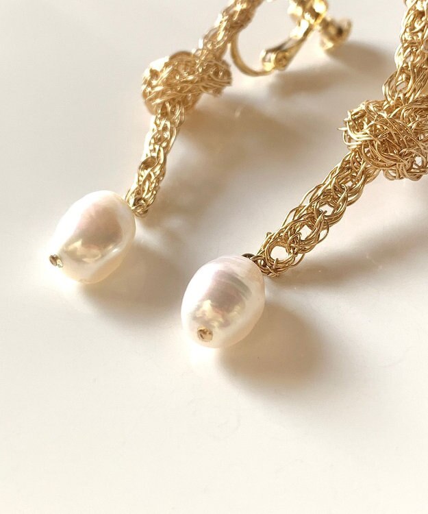 CASUMINO yui white ピアス gold