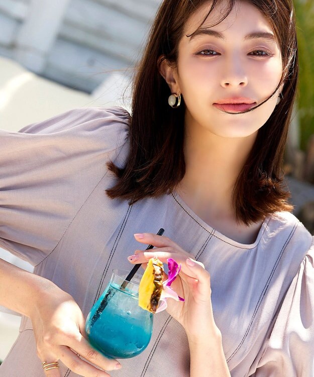 Tiaclasse カラーアクリル＋フープピアス ゴールドベージュ