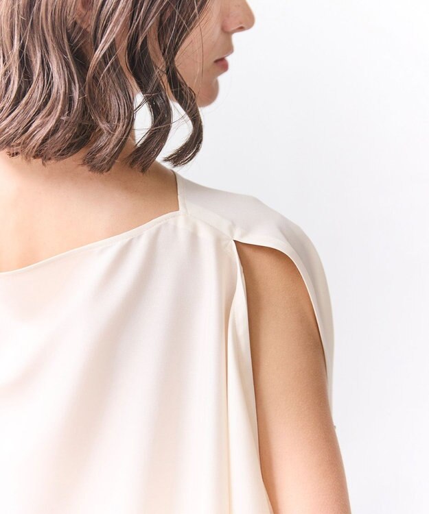 BEIGE， PERIDOT / 2WAYスリーブ ドレープブラウス Ecru
