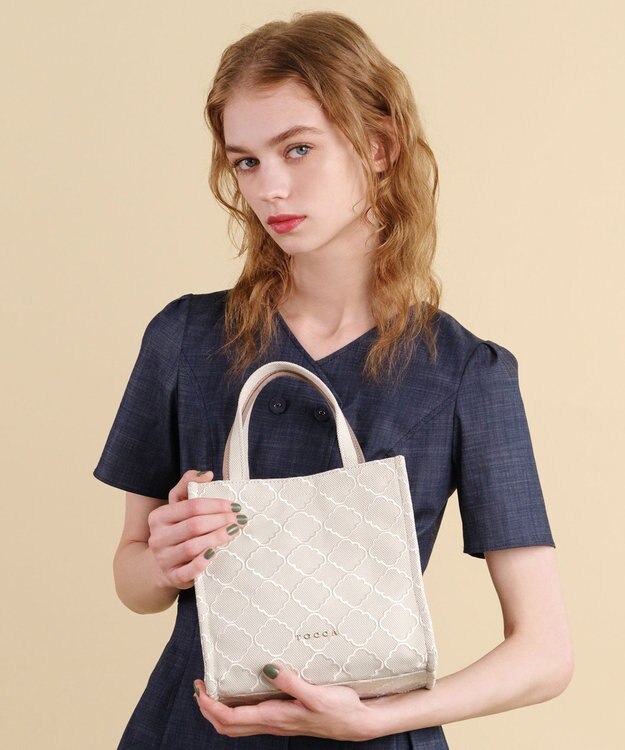 TOCCA CHECKER CLOVER EMBROIDERY MINI ミニバッグ ベージュ系