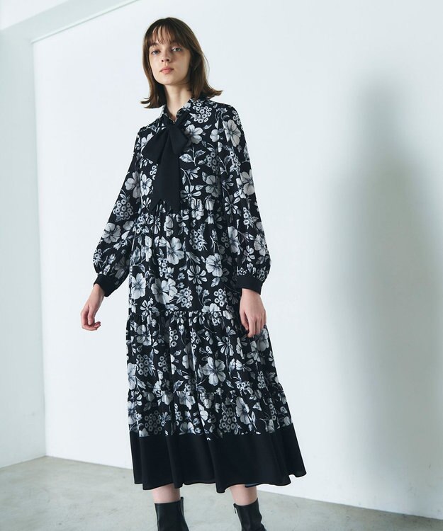 GRACE CONTINENTAL フラワープリントティアードワンピース ブラック