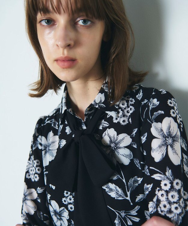 GRACE CONTINENTAL フラワープリントティアードワンピース ブラック