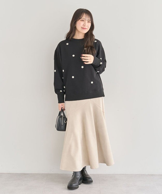 Green Parks ・ｓｗｉｎｇ　ｂｙ　デイジー刺繍スウェット Black